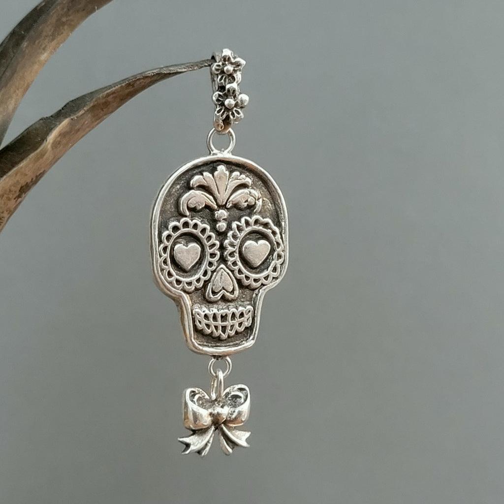 Kettenanhänger "La Catrina mit Schleife" handgefertigt aus recyceltem 925er Silber - animoART