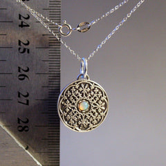 Kette Mandala Anhänger mit Edelstein aus 999er Silber_Schmuck_handmade_animoART