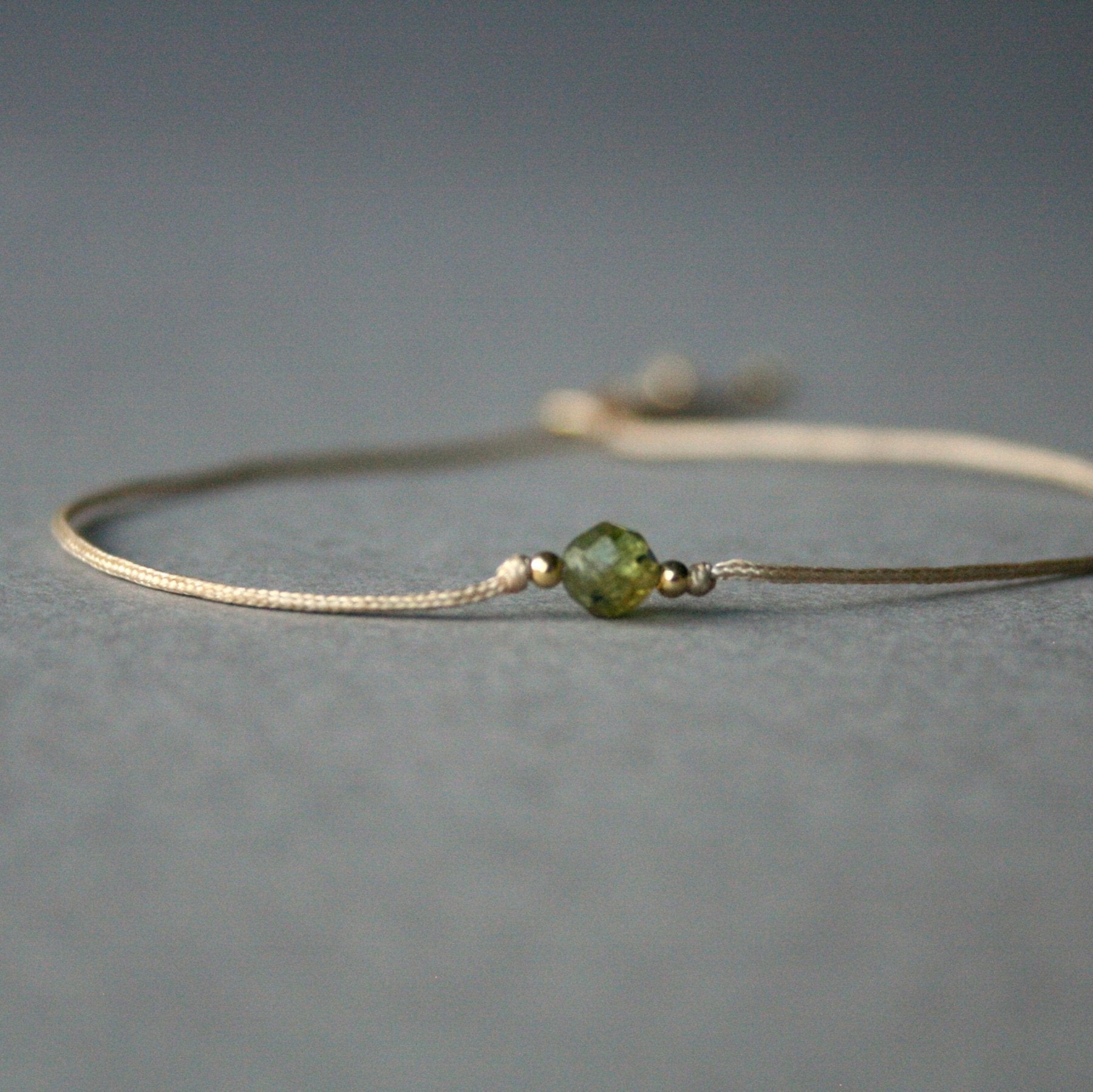 Peridot Armband mit Bedeutung_Schmuck_handmade_animoART