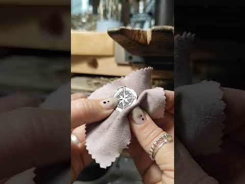 Personalisierter Kettenanhänger "Kompass mit deinen Koordinaten" im Rustic Style, recyceltes 925 Silber