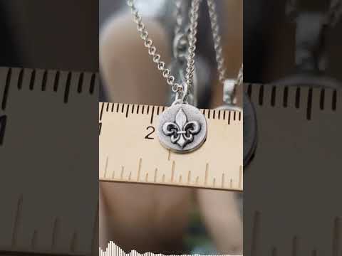 Kettenanhänger Fleur de Lis, recyceltes Silber, handgefertigt