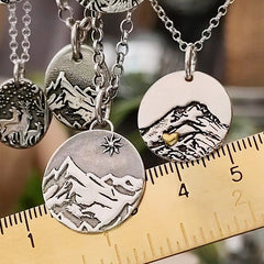 Kettenanhänger "Berge mit Sonne" recyceltes Silber, handgefertigt