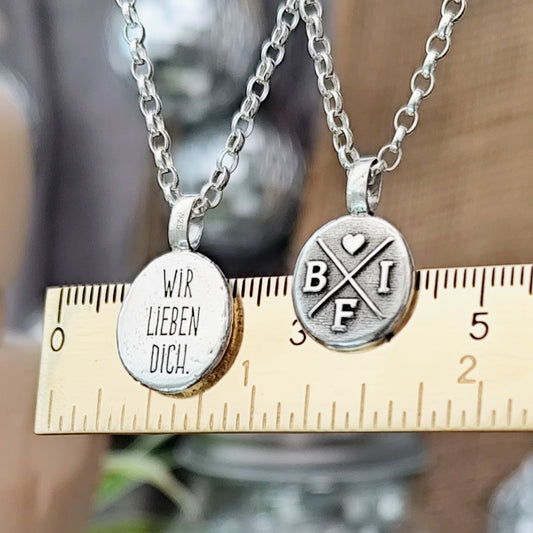 Familien - Anhänger mit Buchstaben & Anker und Gravur auf der Rückseite