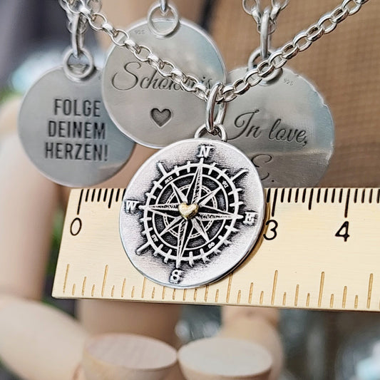 Kettenanhänger "Kompass mit goldenem Herz" recyceltes Sterlingsilber, handgefertigt