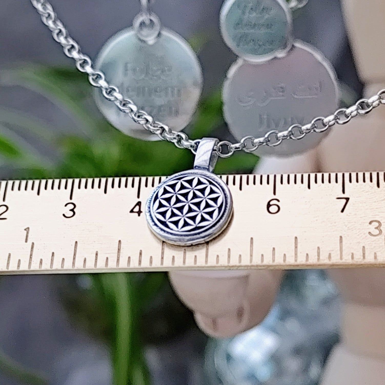 Kettenanhänger "Lebensblume" Nugget Personalisiert mit Gravur