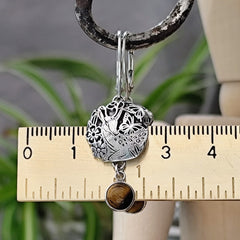 Ohrringe mit Reh und Tigeraugen, handgefertigt aus recyceltem Silber