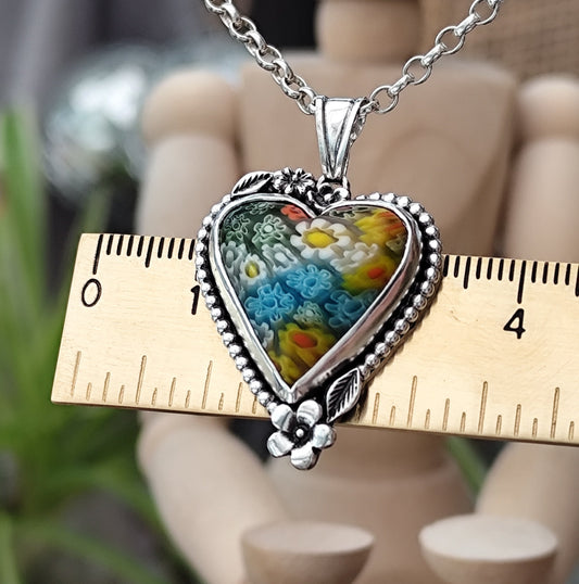 Kettenanhänger Millefiori Herz, handgefertigt mit recyceltem Silber