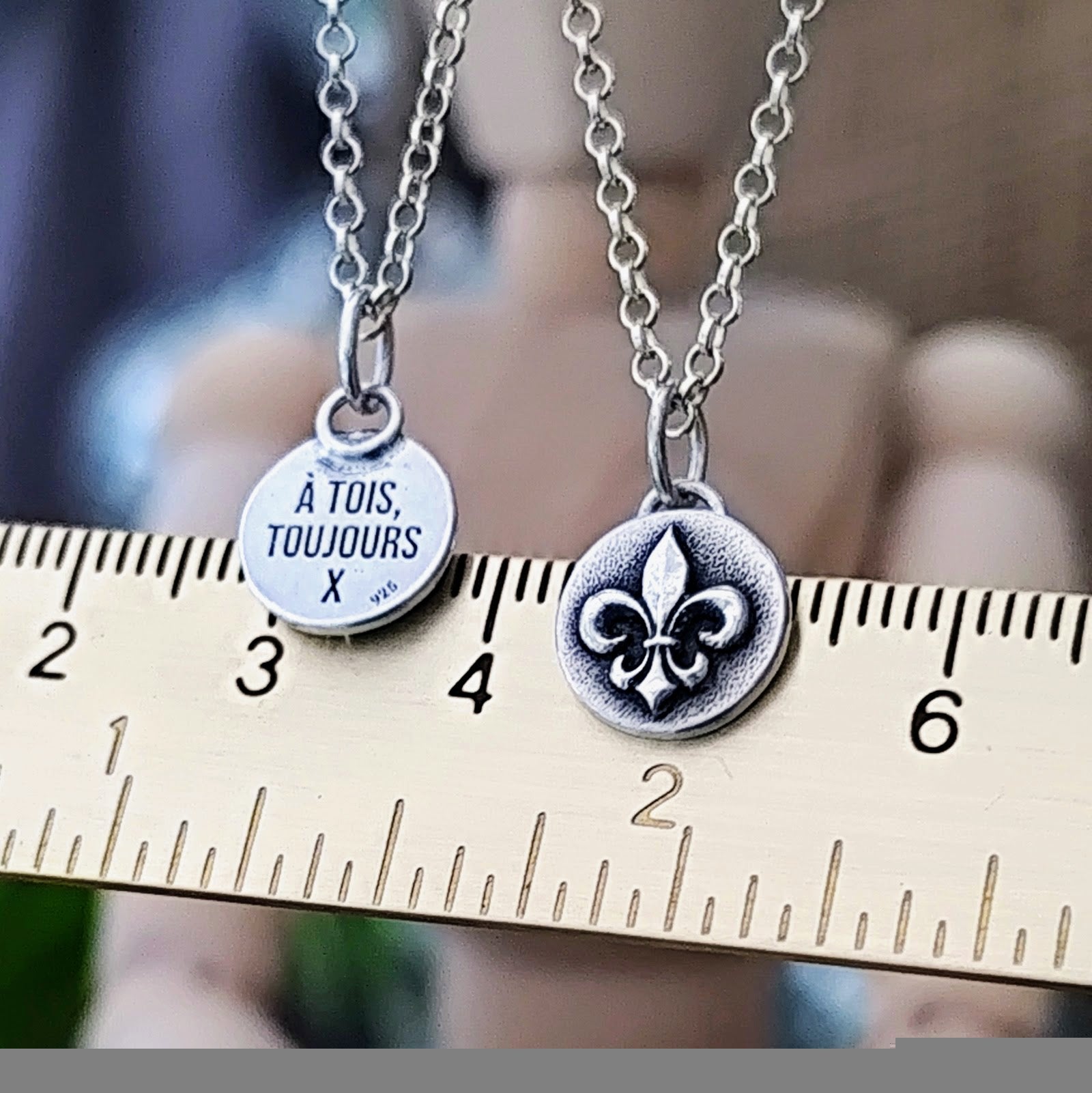 Kettenanhänger "Fleur de Lis" Lilie aus 925er recyceltem Silber, Handgefertigt