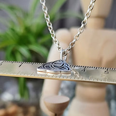 Kettenanhänger "Keltischer Knoten Triquetra" aus recyceltem Silber