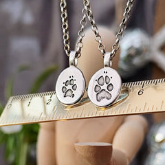 Kettenanhänger mit eigenem Pfotenabdruck "Nugget", handgefertigt mit recyceltem Silber