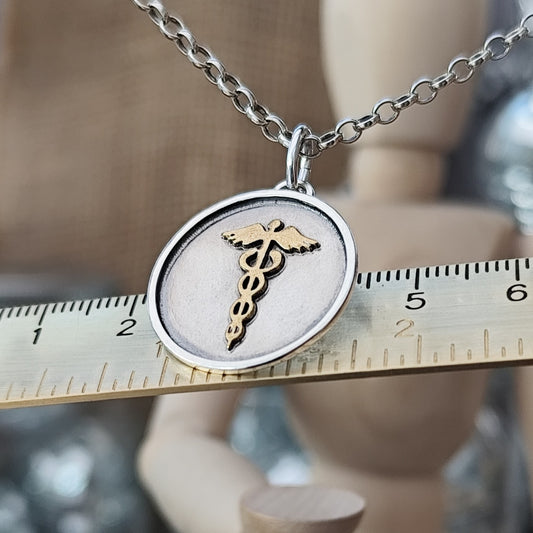 Kettenanhänger "Äskulapstab" aus recyceltem Silber