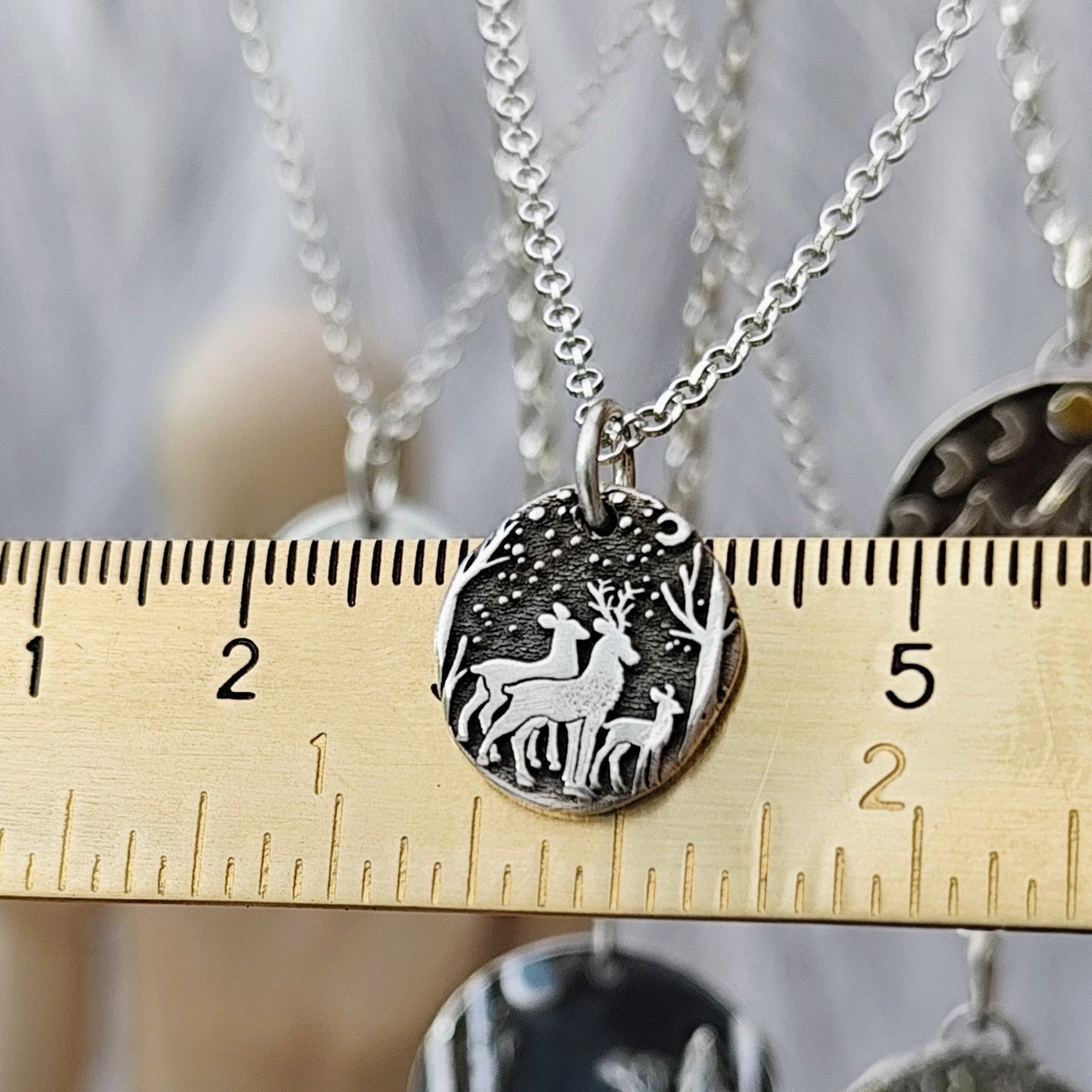 Kettenanhänger "Hirsch - Familie" aus recyceltem Silber handgefertigt