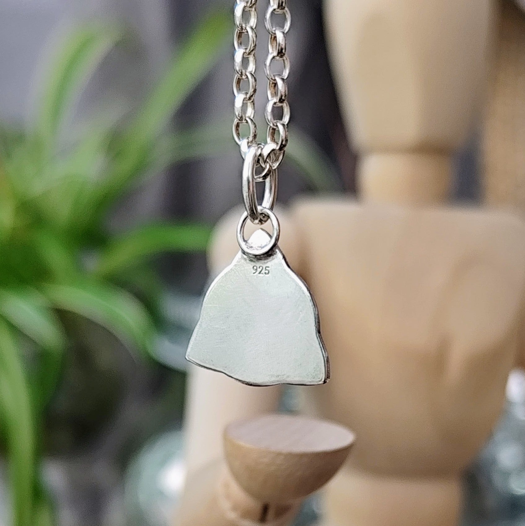 Kettenanhänger "Keltischer Knoten Triquetra" aus recyceltem Silber