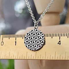 Kettenanhänger "Blume des Lebens" aus recyceltem 925er Silber, handgefertigt in Deutschland