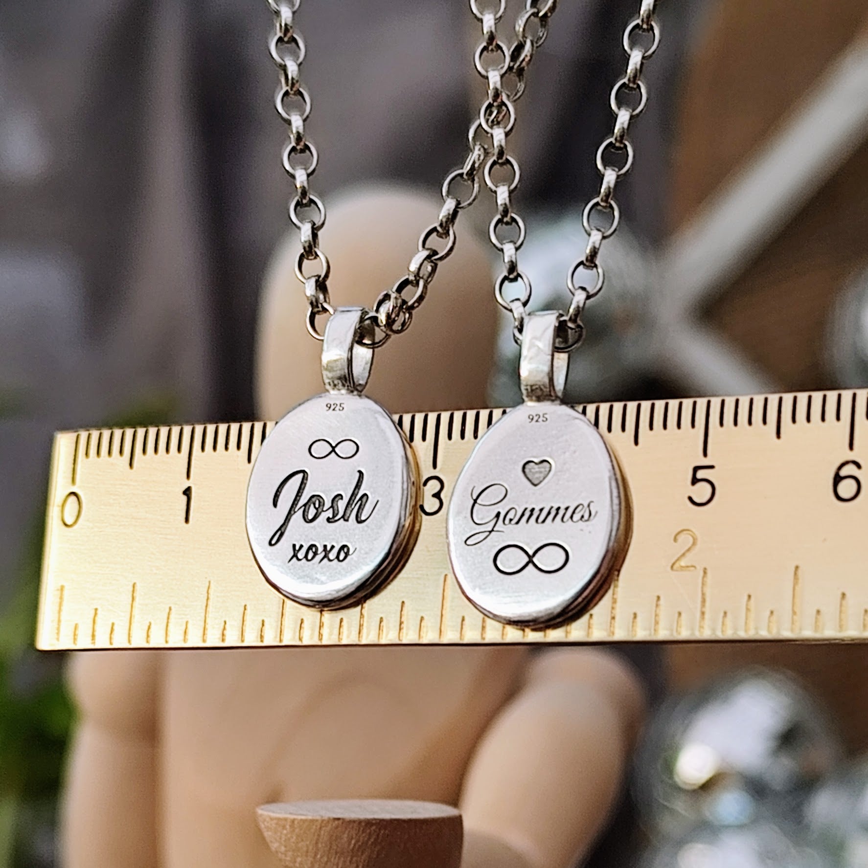 Kettenanhänger mit eigenem Pfotenabdruck "Nugget", handgefertigt mit recyceltem Silber