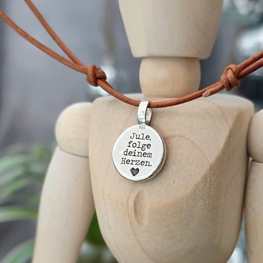 Kettenanhänger "Kompass mit Herz "Nugget" Personalisiert mit Gravur