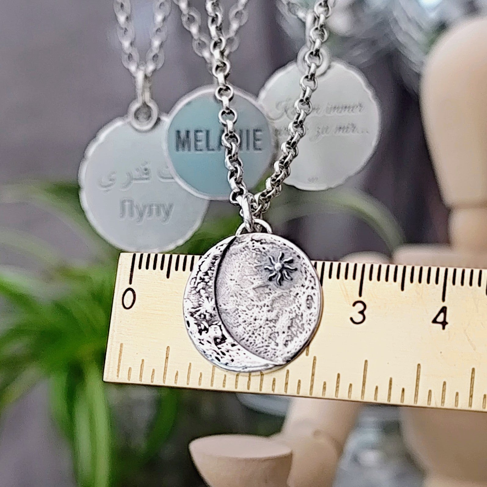 Kettenanhänger "Mond & Sonne" aus recyceltem 925er Silber, handgefertigt in Deutschland