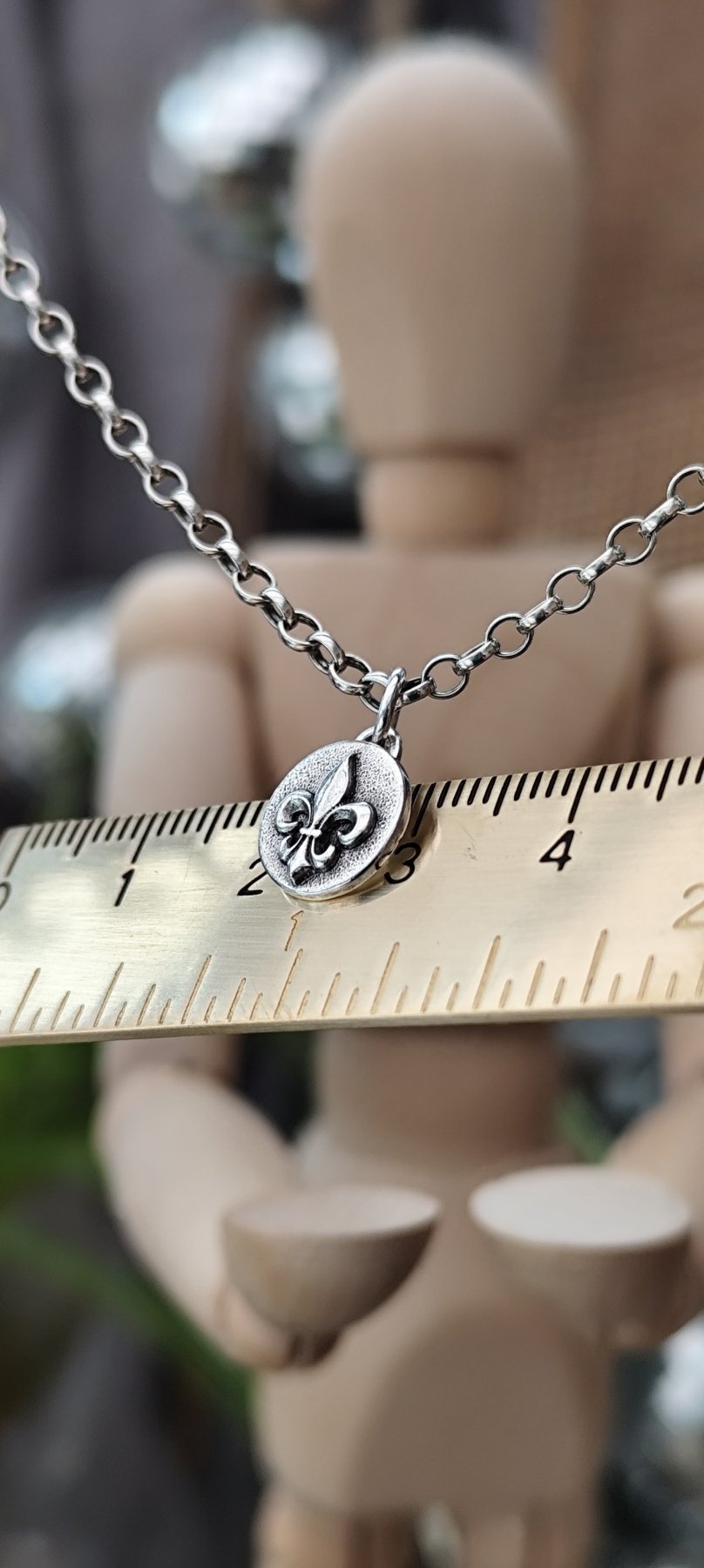 Kettenanhänger "Fleur de Lis" Lilie aus 925er recyceltem Silber, Handgefertigt