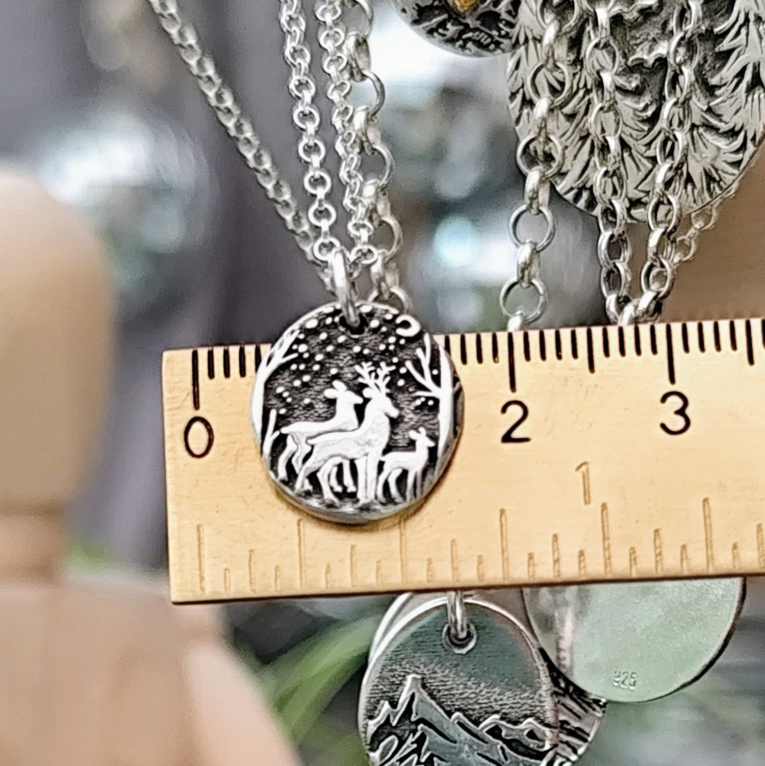 Kettenanhänger "Hirsch - Familie" aus recyceltem Silber handgefertigt