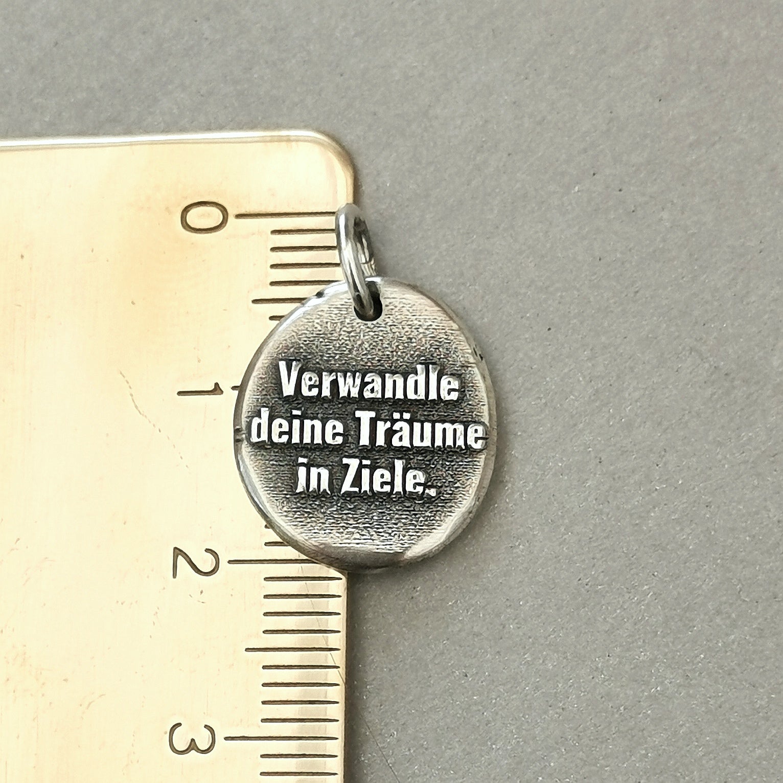 Kettenanhänger mit Spruch: Ziele, handgefertigter Nugget mit recyceltem Silber - animoART