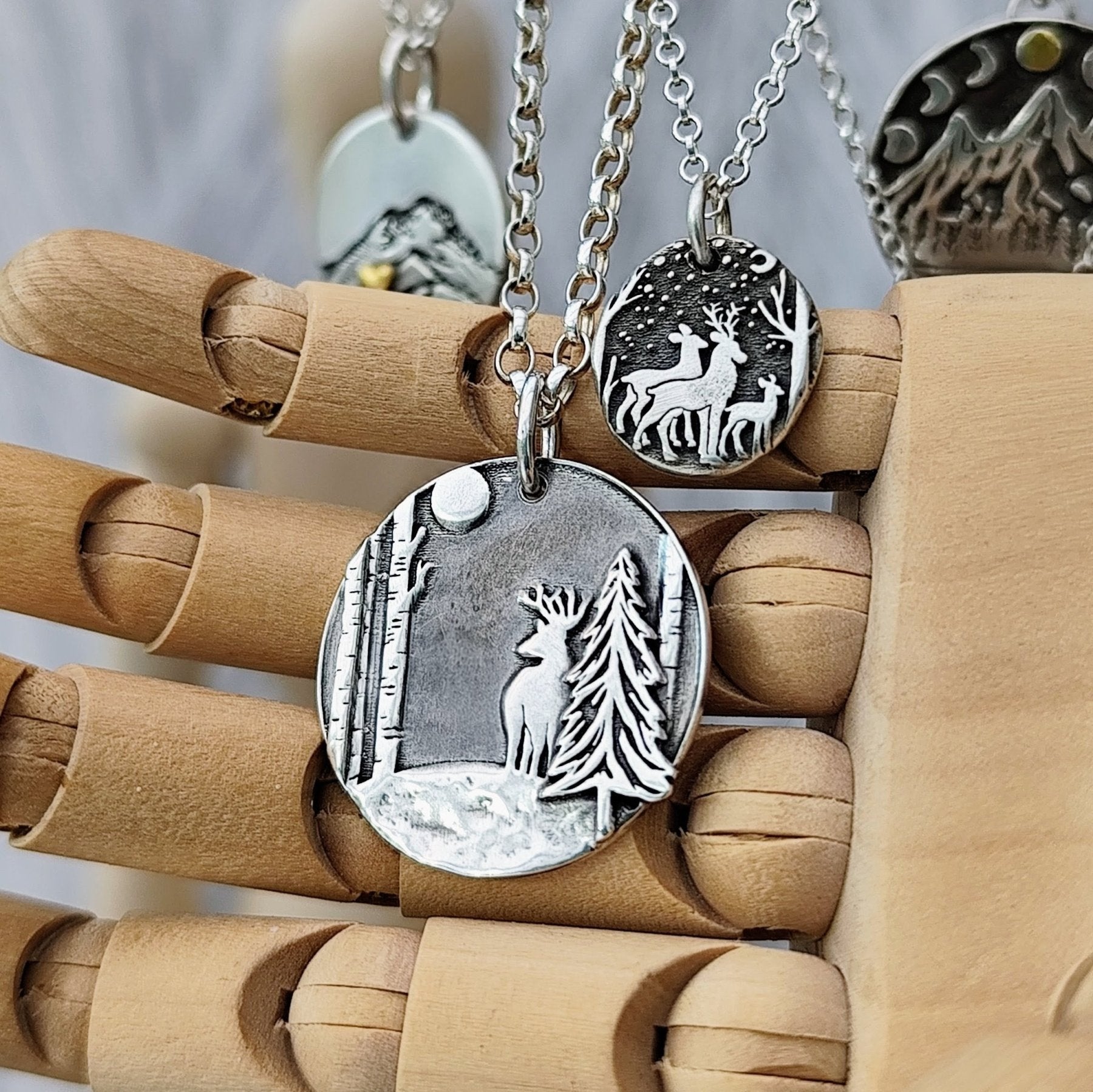 Kettenanhänger "Hirsch - Familie" aus recyceltem Silber handgefertigt