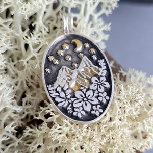 Kettenanhänger "Blumen-Berge mit Mondschein" recyceltes Silber, handgefertigt - animoART