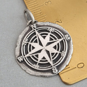Kettenanhänger "Kompass" im Rustic Style aus recyceltem 925er Silber, handgefertigt in Deutschland - animoART