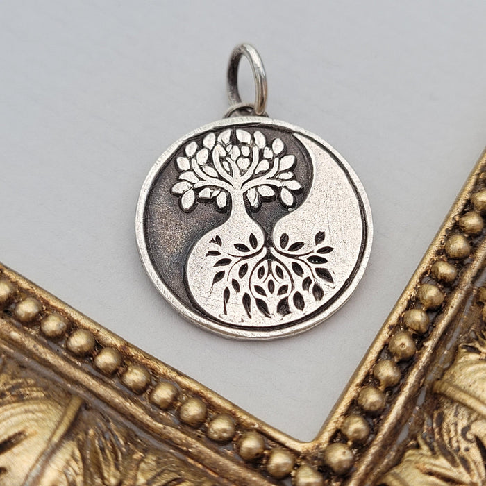 Kettenanhänger "Lebensbaum Yin Yang" recyceltes Silber, handgefertigt