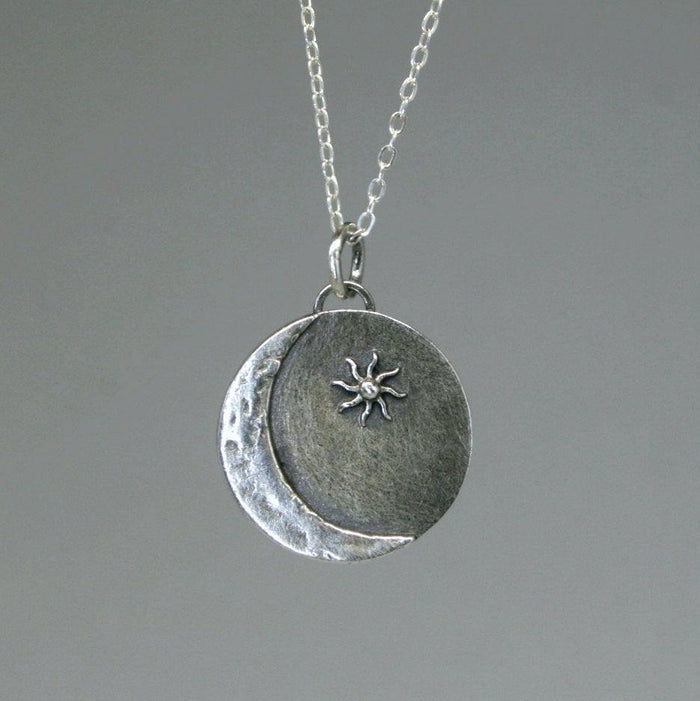 Kettenanhänger "Mond & Sonne" aus recyceltem 925er Silber, handgefertigt in Deutschland