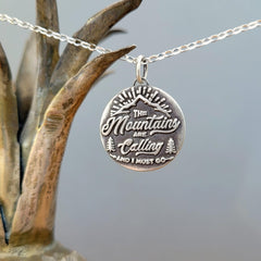 Kettenanhänger "The mountains are calling" recyceltes Silber, handgefertigt - animoART