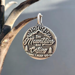 Kettenanhänger "The mountains are calling" recyceltes Silber, handgefertigt - animoART