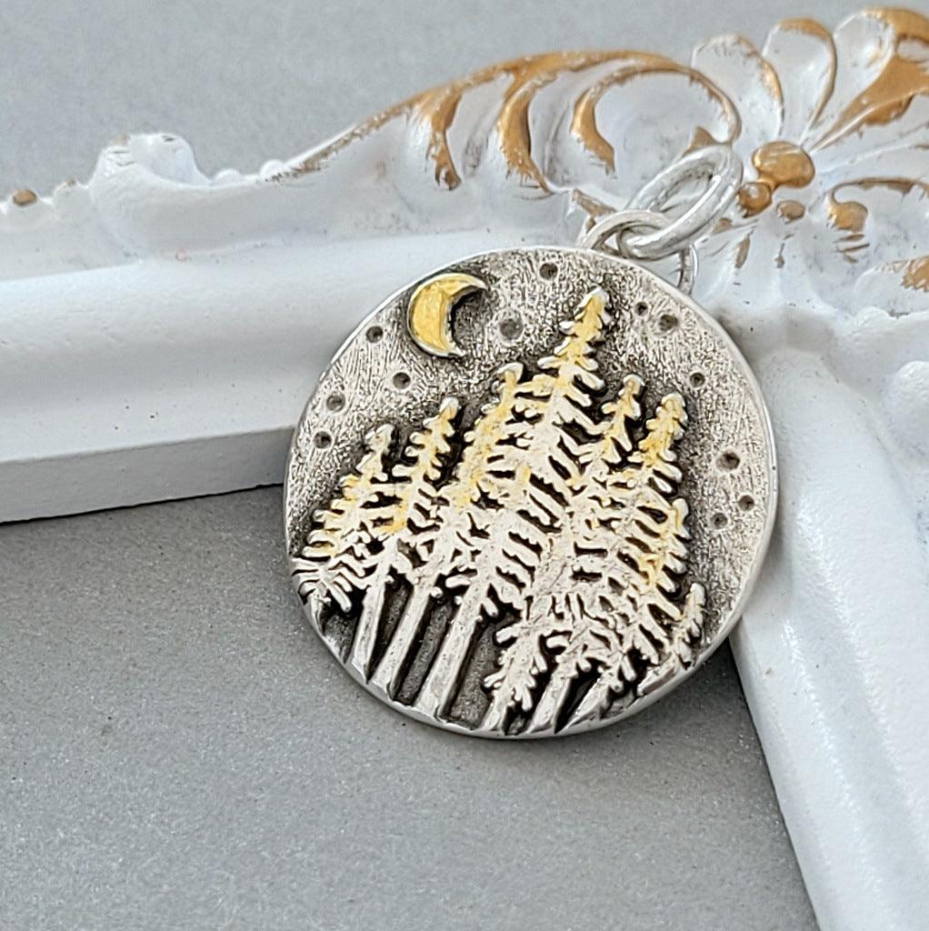 Kettenanhänger "Wald im Mondschein" aus recyceltem 925er Silber, handgefertigt - animoART