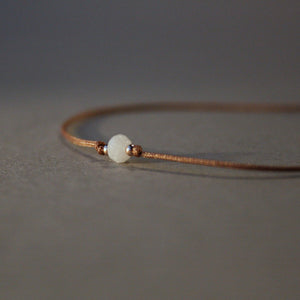 Personalisiertes Armband "Jade-Perle" mit Bedeutung in weiß_Schmuck_handmade_animoART